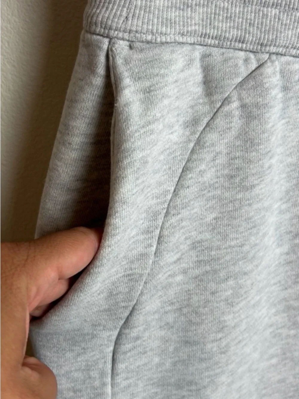 🎳Lululemon Scuba jogger with Drawstring🎳